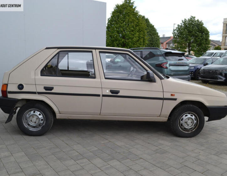 Škoda Favorit 6