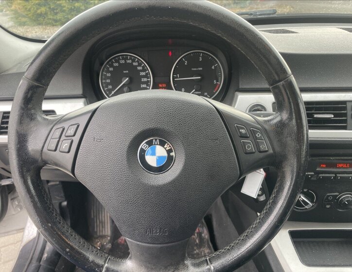 BMW Řada 3 Sedan / Limuzína 2,0 l 105 kw