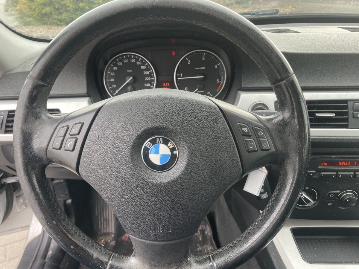 BMW Řada 3 Sedan / Limuzína 2,0 l 105 kw