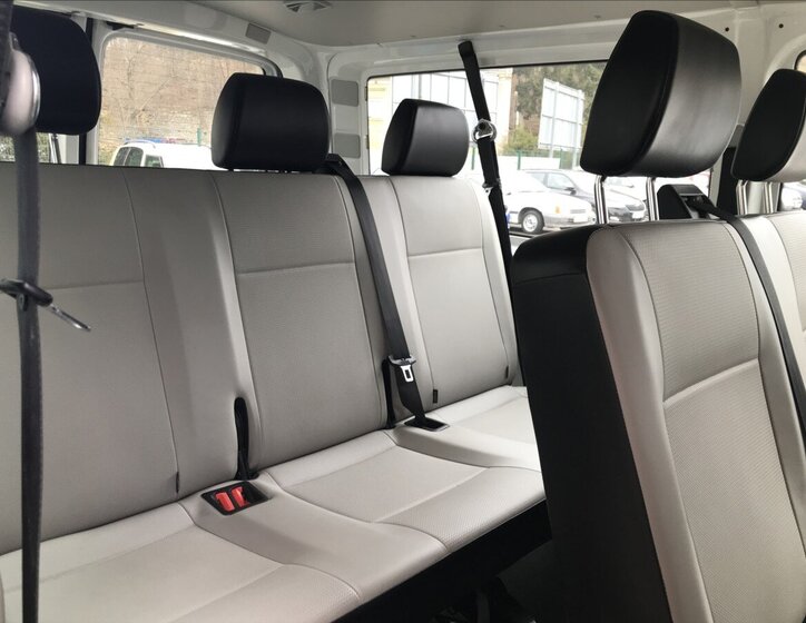 Volkswagen Transporter Kombi 2,0 l 110 kw