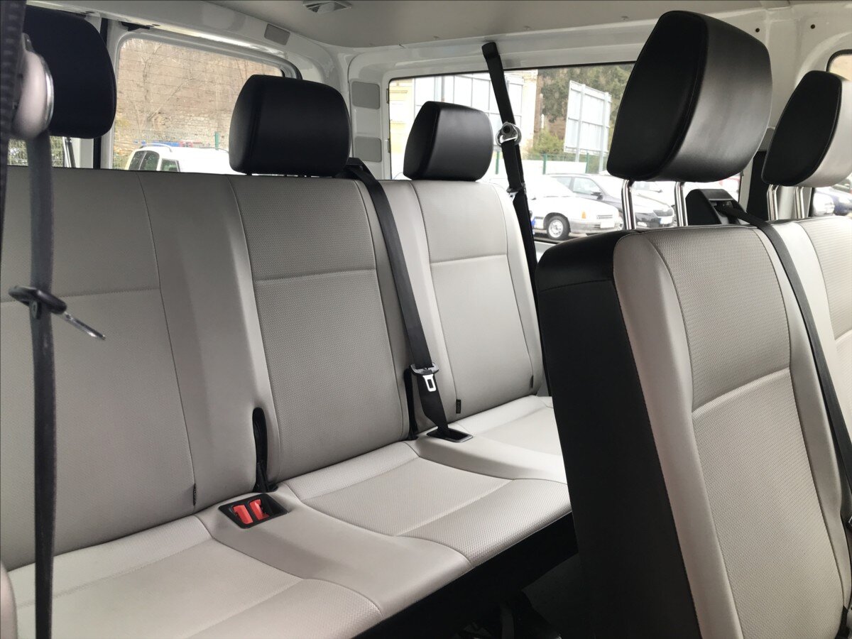 Volkswagen Transporter Kombi 2,0 l 110 kw