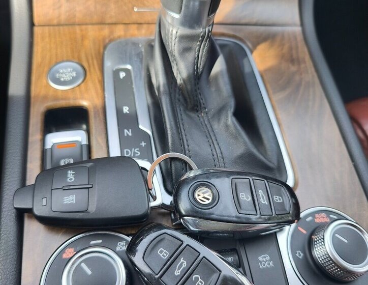 Volkswagen Touareg SUV / Terénní 0,0 196 kw