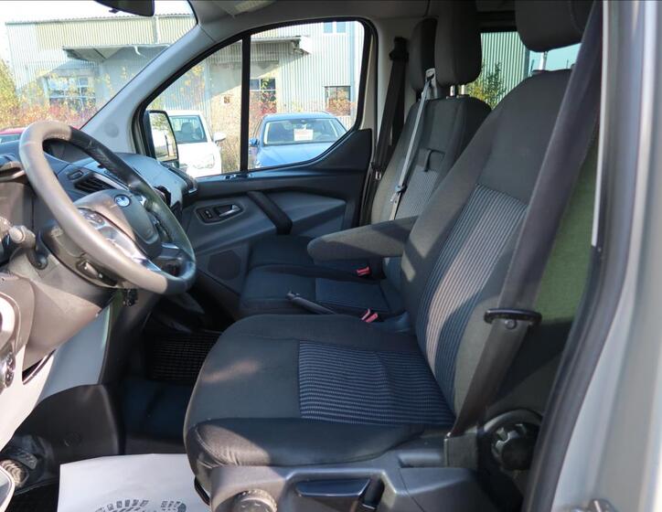 Ford Transit Custom 12