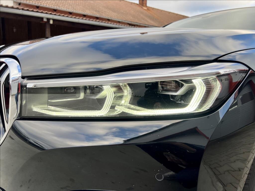 BMW Řada 7 Ostatní 3,0 l 210 kw