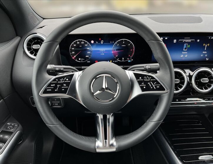 Mercedes-Benz GLA 10