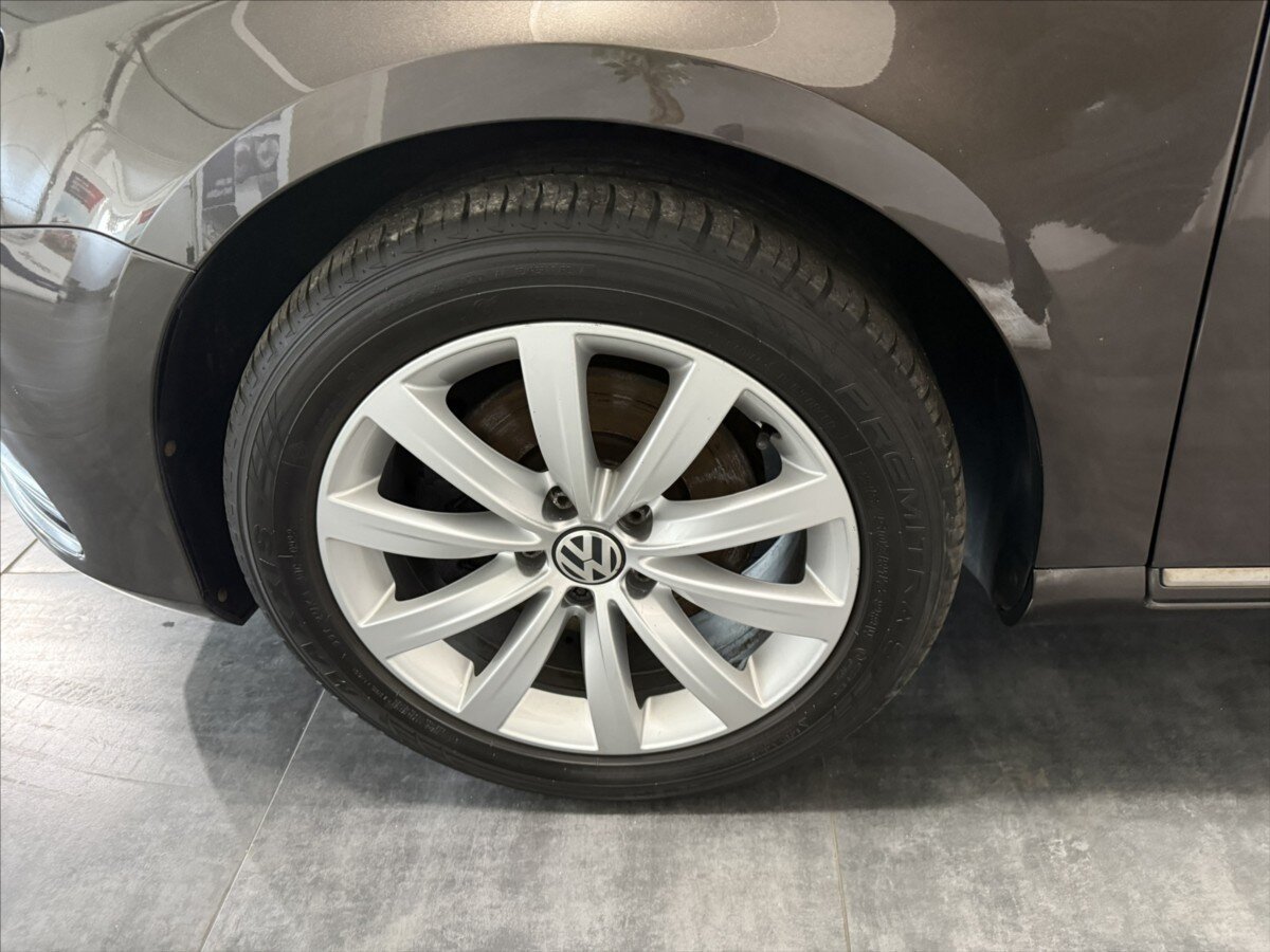 Volkswagen Passat Kombi 1,4 l 90 kw