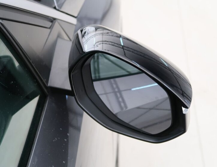 Peugeot 3008 SUV 1,2 l 100 kw