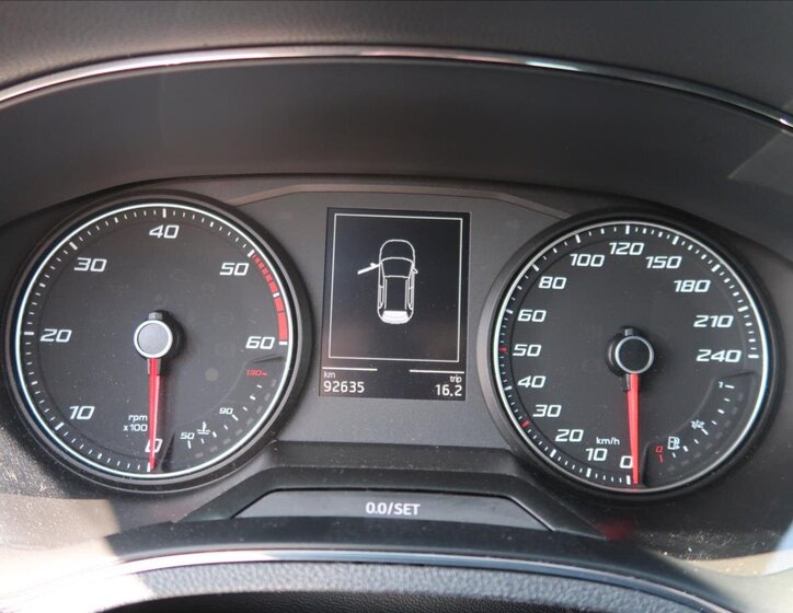 Seat Arona SUV / Terénní 1,6 l 85 kw