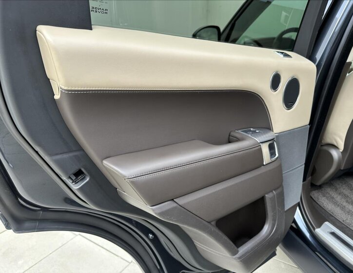 Land Rover Range Rover SUV 4,4 l 250 kw