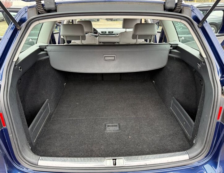 Volkswagen Passat Kombi 2,0 l 103 kw