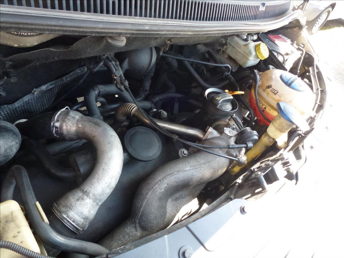 Volkswagen Multivan Kombi 2,5 l 128 kw