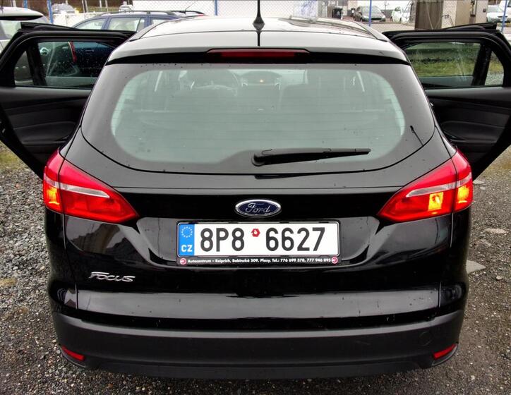 Ford Focus 10