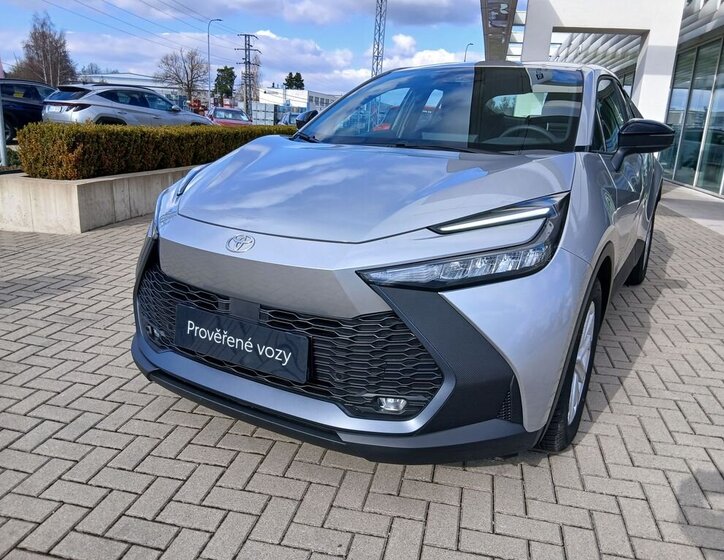 Toyota C-HR SUV / Terénní 1,8 l 72 kw