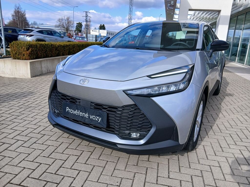 Toyota C-HR SUV / Terénní 1,8 l 72 kw