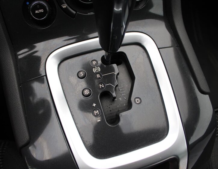 Peugeot 5008 MPV 1,6 l 88 kw