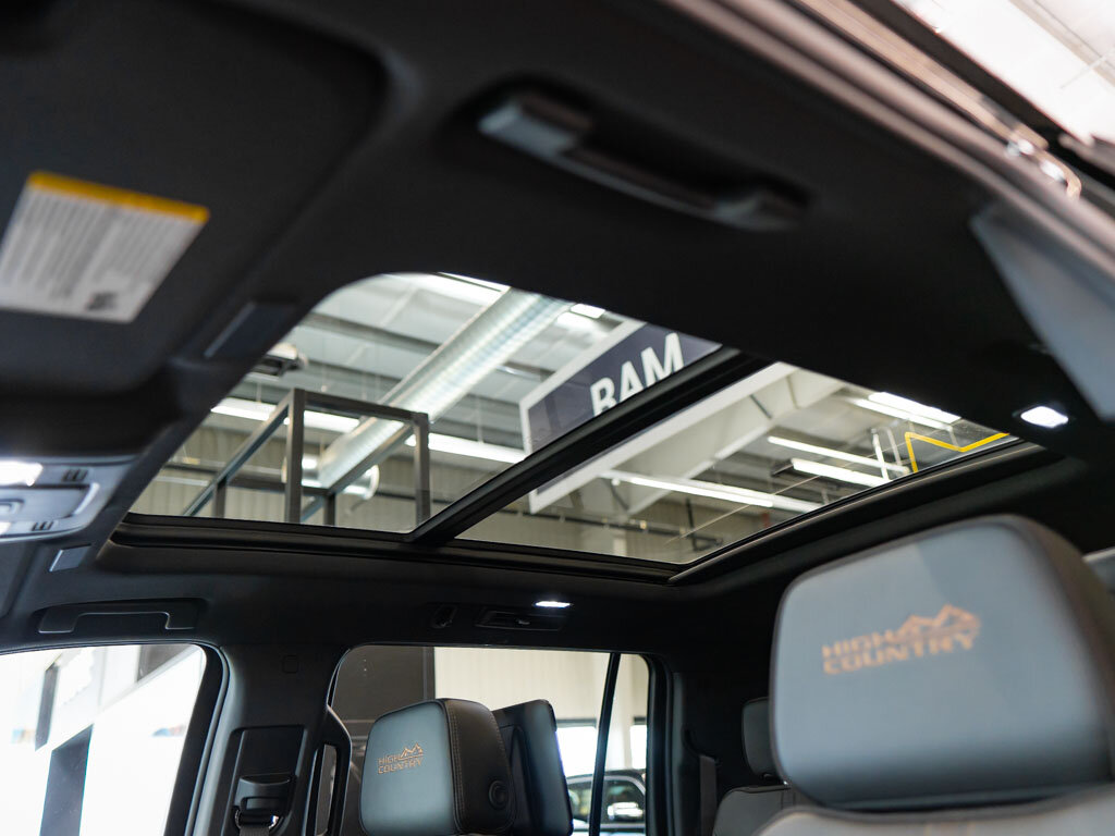 Chevrolet Suburban SUV 6,2 l 313 kw