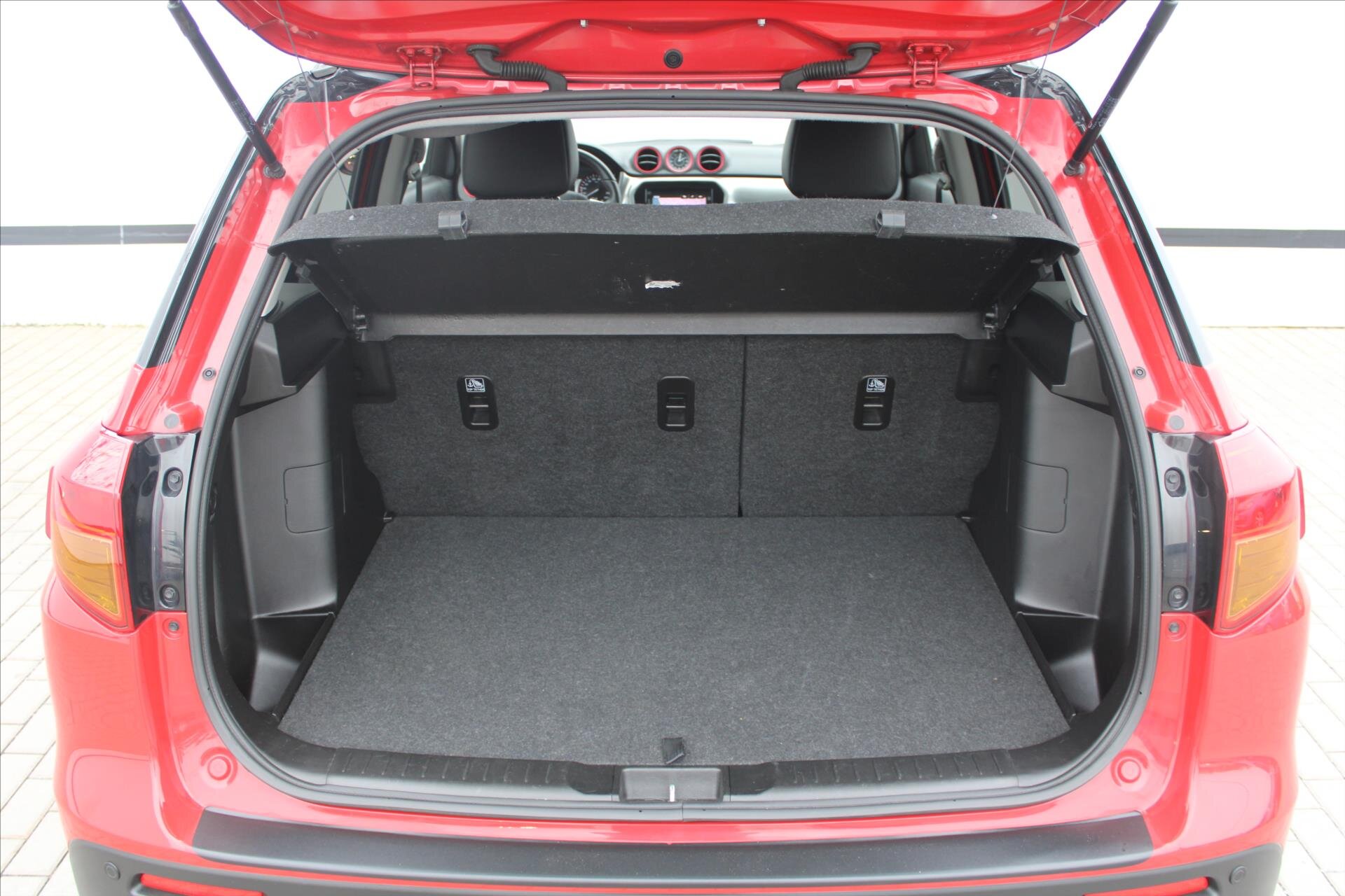 Suzuki Vitara SUV 1,4 l 103 kw