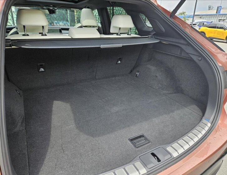 Lexus RX 500h SUV / Terénní 2,4 l 273 kw