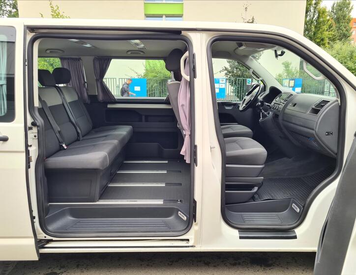 Volkswagen Multivan 9