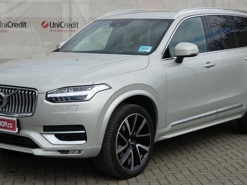 Volvo XC90 SUV / Terénní 2,0 l 220 kw