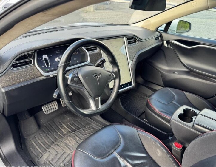 Tesla Model S Sedan / Limuzína 0,0 310 kw