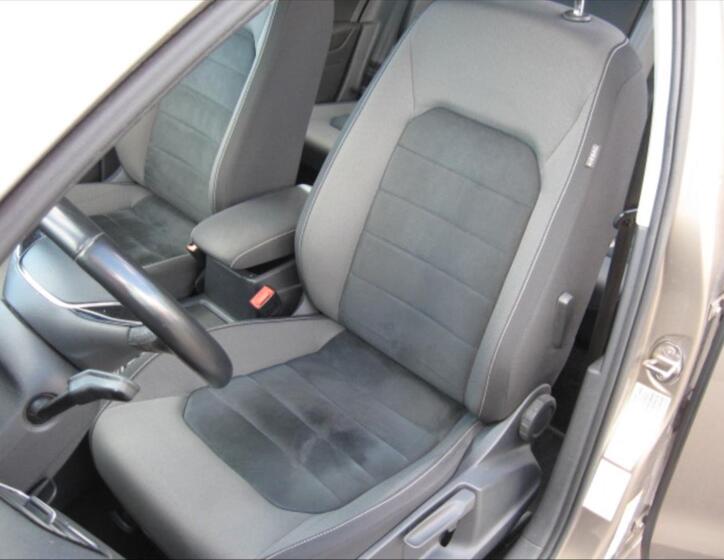 Volkswagen Golf Sportsvan 13