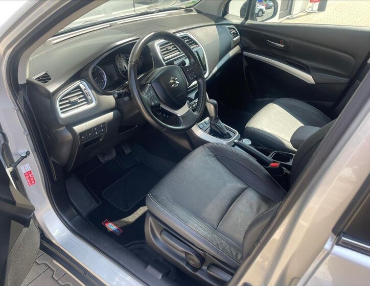 Suzuki SX4 S-Cross 11