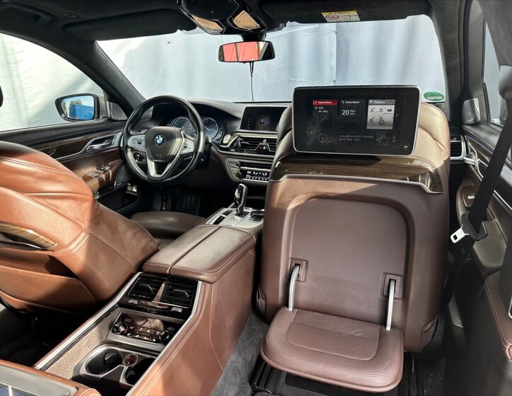 BMW Řada 7 22