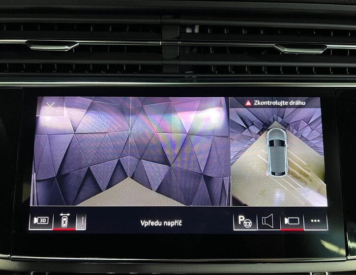 Audi Q8 SUV / Terénní 3,0 l 210 kw