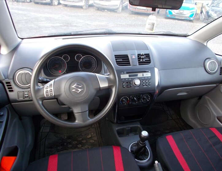 Suzuki SX4 Hatchback 1,6 l 88 kw