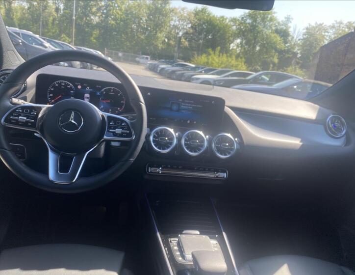 Mercedes-Benz GLA 12