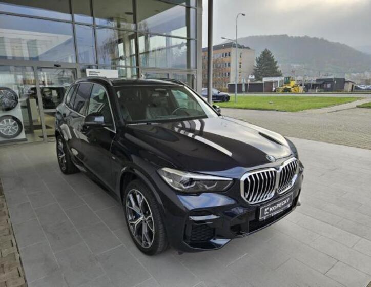 BMW X5 8
