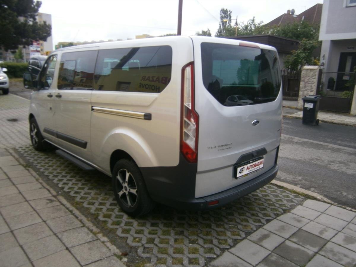 Ford Tourneo Custom Kombi 2,2 l 114 kw