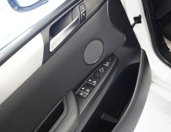 BMW X4 SUV / Terénní 3,0 l 230 kw