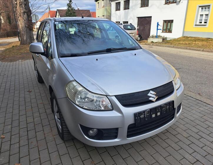Suzuki SX4 16