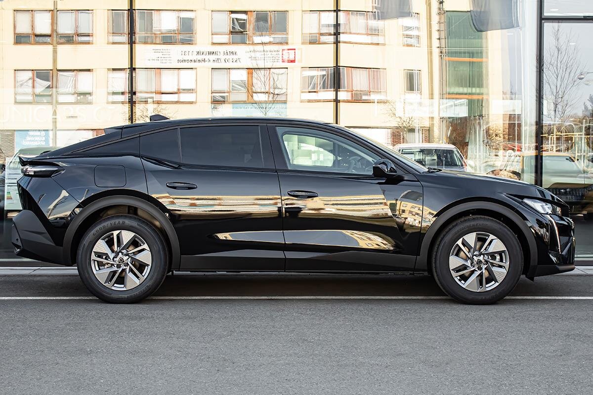 Peugeot 408 Liftback 1,2 l 105 kw