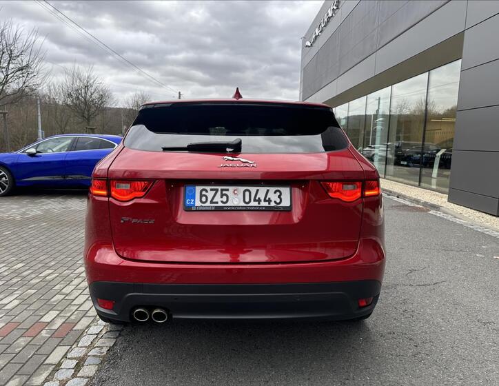 Jaguar F-Pace 7