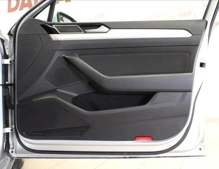 Volkswagen Passat 11