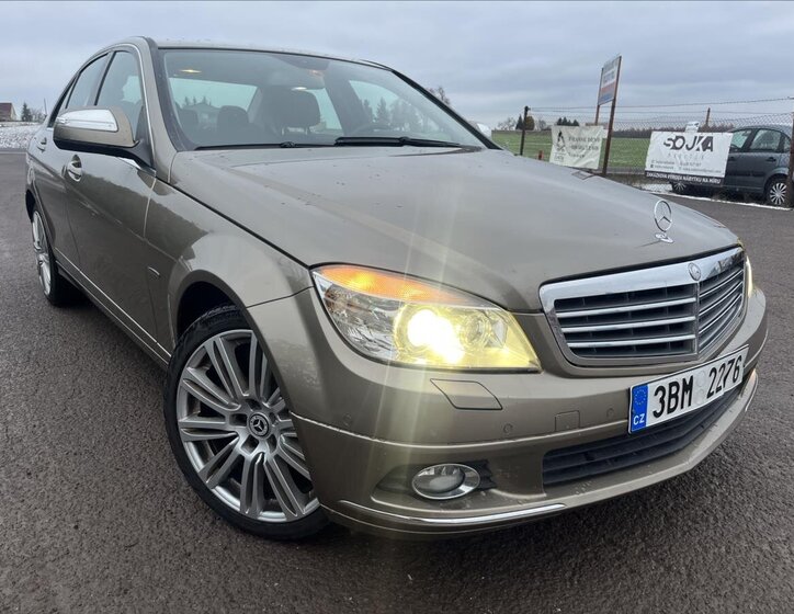 Mercedes-Benz Třídy C Sedan / Limuzína 3,0 l 170 kw