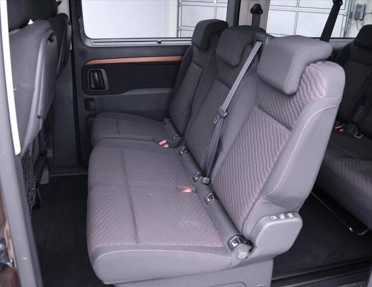 Toyota ProAce Verso 16