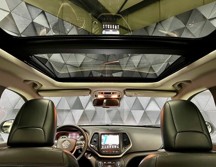 Jeep Cherokee SUV / Terénní 2,0 l 125 kw