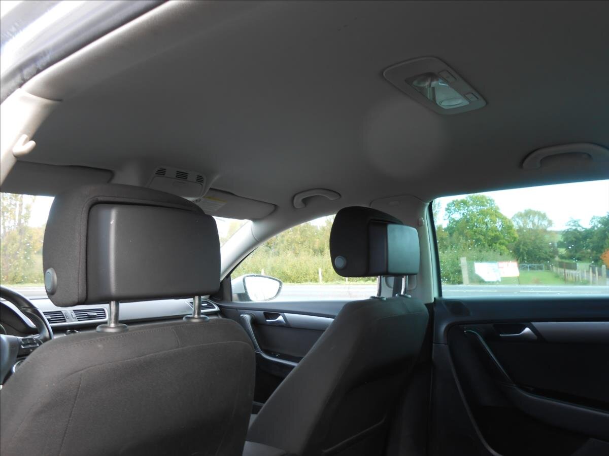 Volkswagen Passat Kombi 1,6 l 77 kw