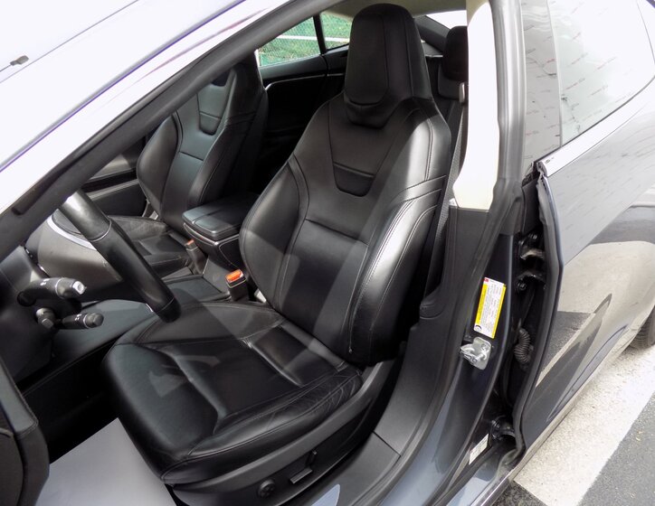 Tesla Model S 14
