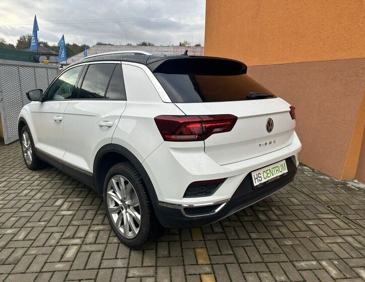 Volkswagen T-Roc 6