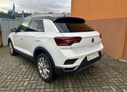 Volkswagen T-Roc 6