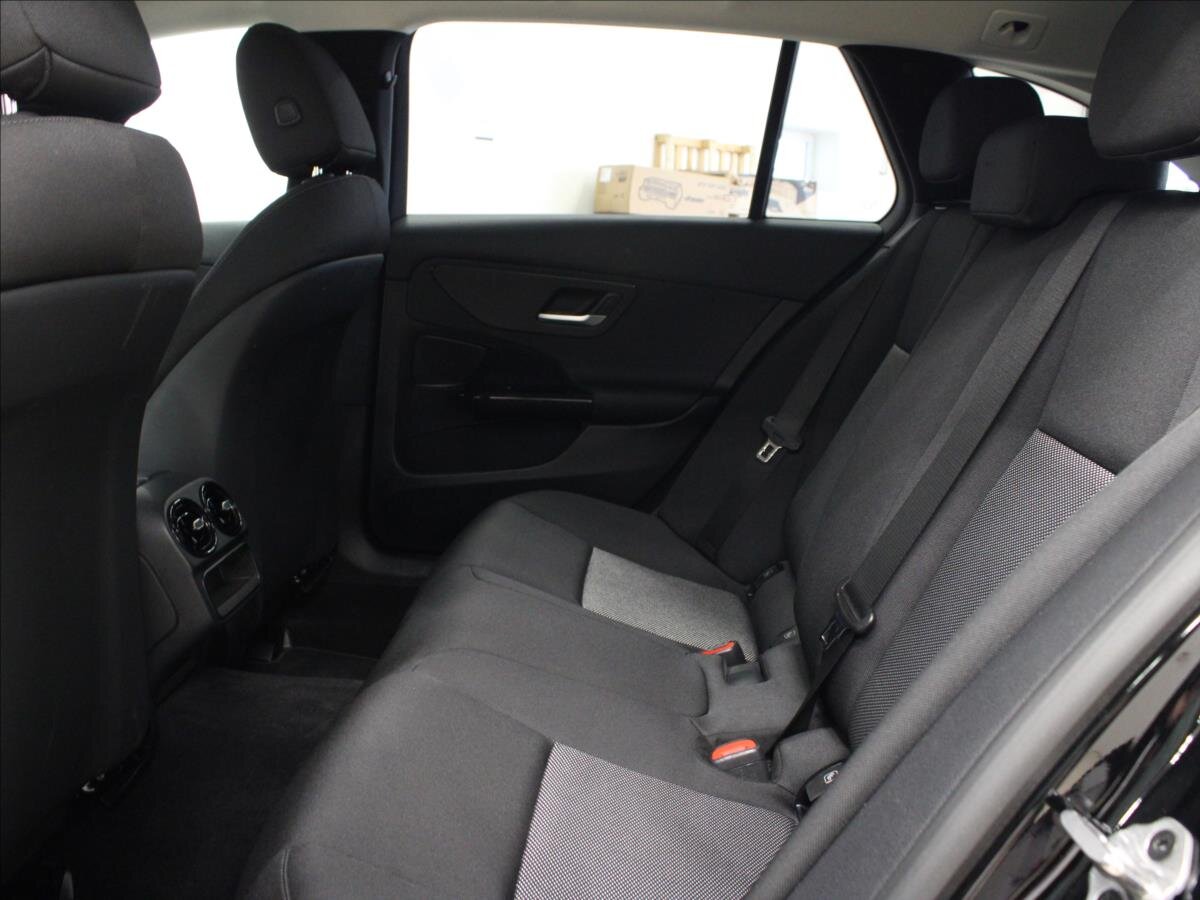 Mercedes-Benz Třídy C Kombi 2,0 l 120 kw