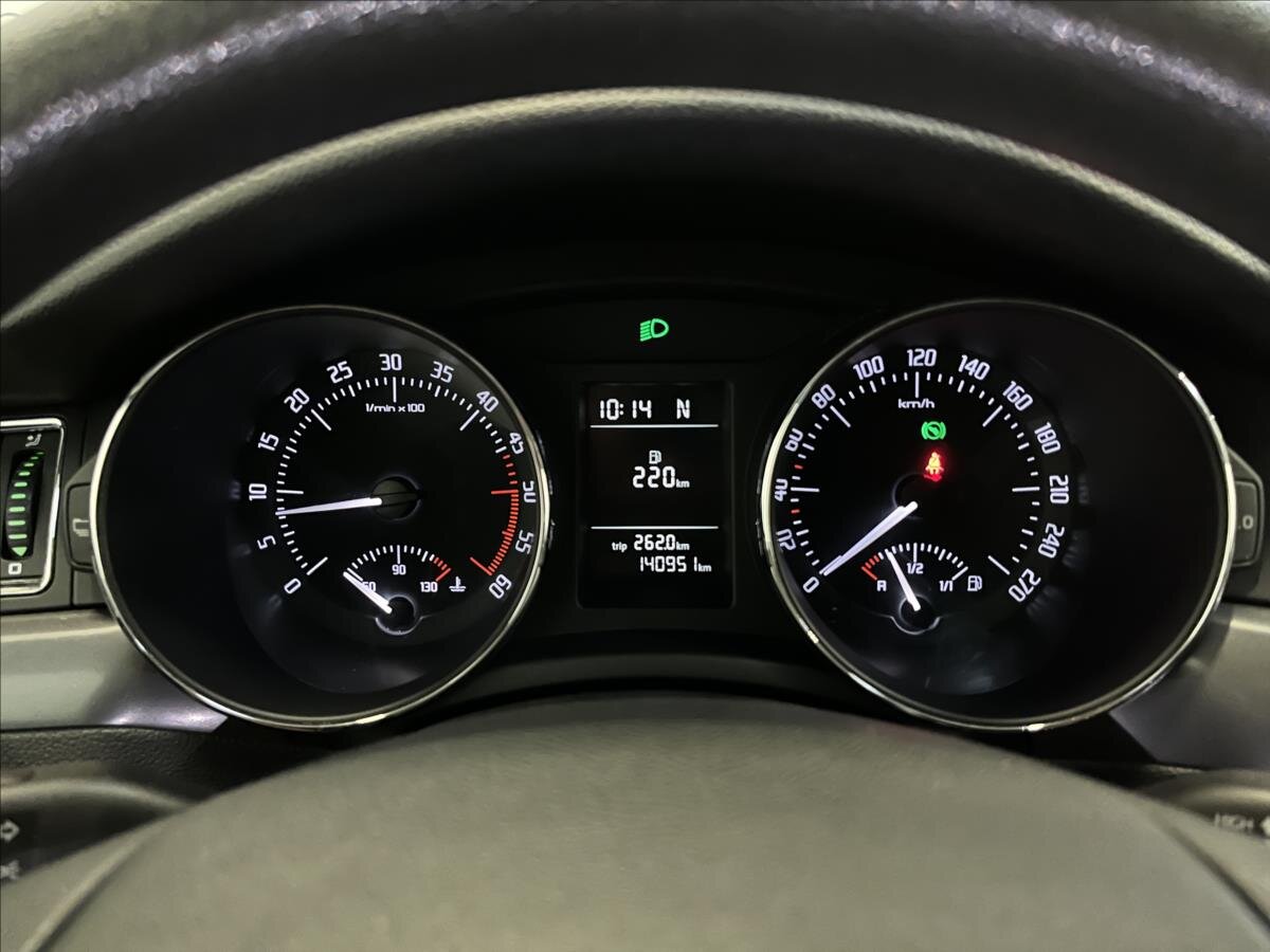 Škoda Superb Liftback 2,0 l 103 kw