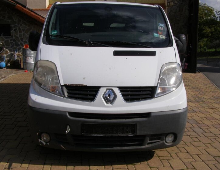 Renault Trafic 8