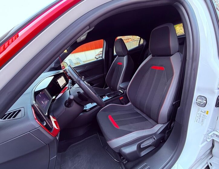 Opel Mokka SUV / Terénní 1,2 l 96 kw