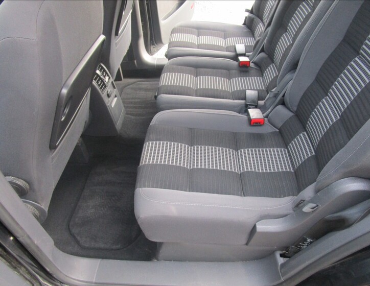 Volkswagen Touran 27